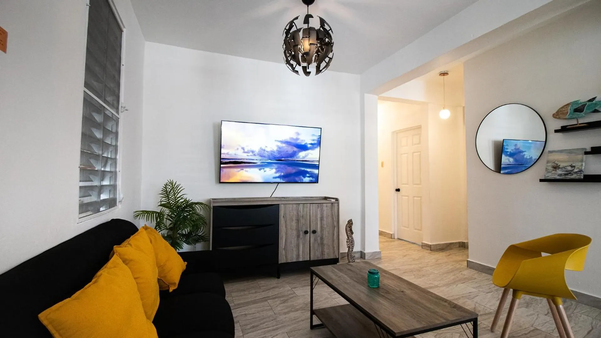 Entire Vacation Home In San Juan - Fits 10 Appartement