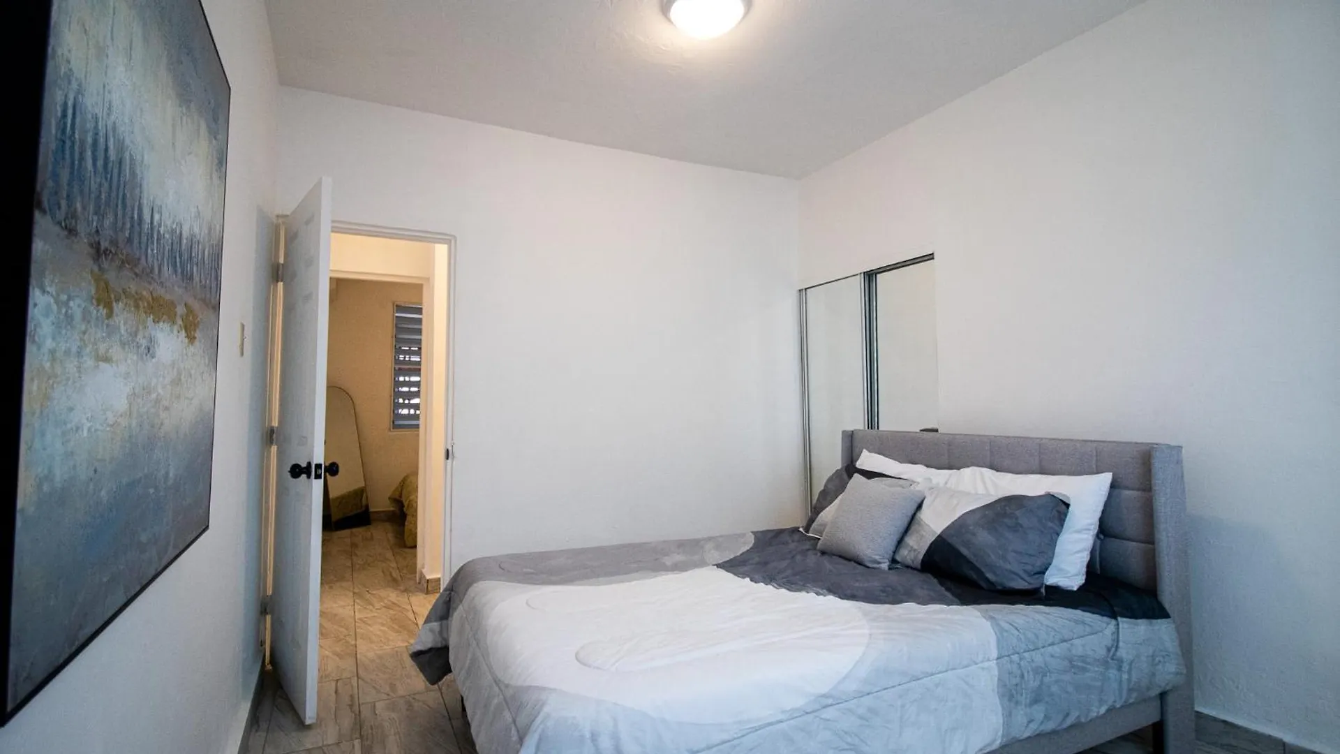 Entire Vacation Home In San Juan - Fits 10 Appartement