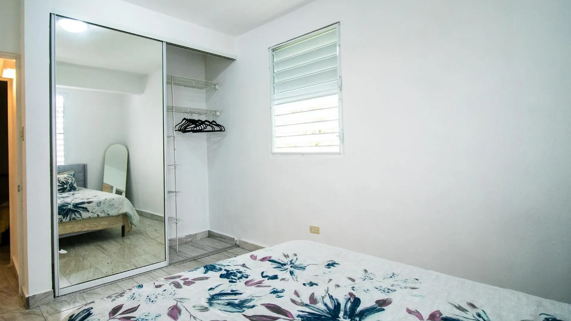 Entire Vacation Home In San Juan - Fits 10